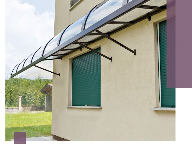 Козырьки над окнами в Сарапуле — изготовление и монтаж по выгоде